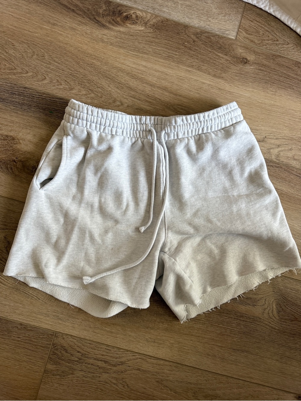 Aritzia TNA Cozy AF Women's Light Gray Drawstring Lounge Shorts